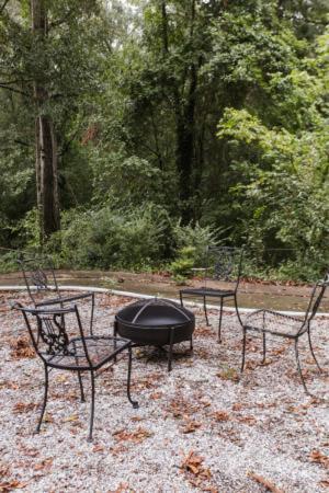 Greenway Garage With Firepit Athens Exterior photo